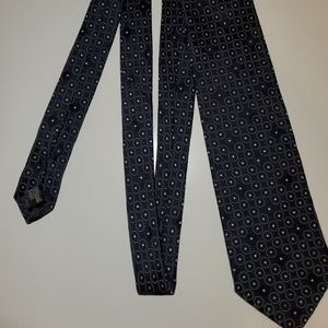 Giorgio Armani silk tie. Blue & white geometric.